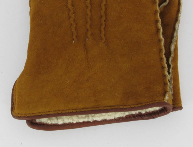 Cuir retourné, beau mais trop fragile !