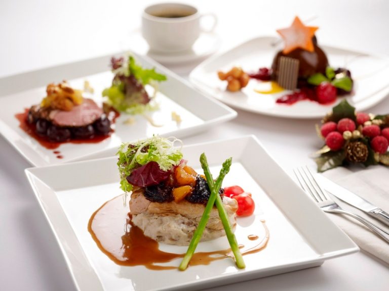 Diner gastronomique dans la cuisine d’un palace parisien : comment ça se passe